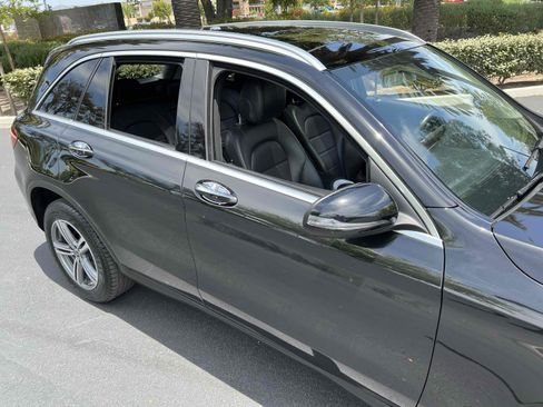 Used 2020 Mercedes-Benz GLC 300 4MATIC w/ Premium Package image 56