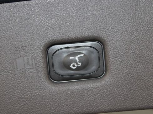 Used 2019 Lincoln Nautilus Reserve FWD image 16