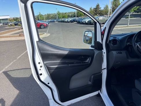Used 2020 Nissan NV200 SV FWD image 9