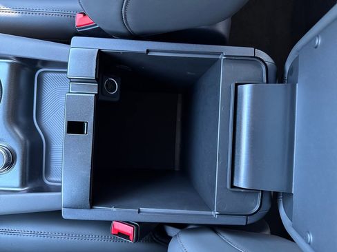 New 2026 Ford Explorer Active w/ Active Comfort Package image 26