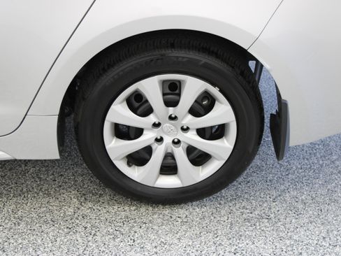 Used 2026 Toyota Corolla LE FWD image 10