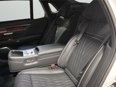 Used 2025 Genesis G90 3.5T AWD/4WD image 11