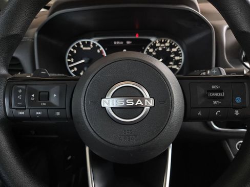 Used 2023 Nissan Rogue SV FWD image 24