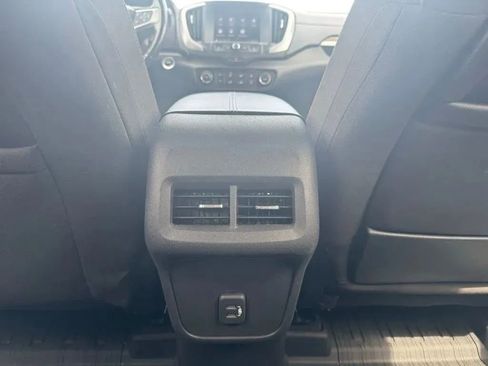 Used 2020 GMC Terrain SLE w/ LPO, Floor Liner Package FWD image 19