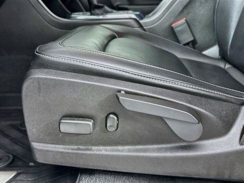 Used 2021 Chevrolet Colorado Z71 w/ Safety Package RWD image 27