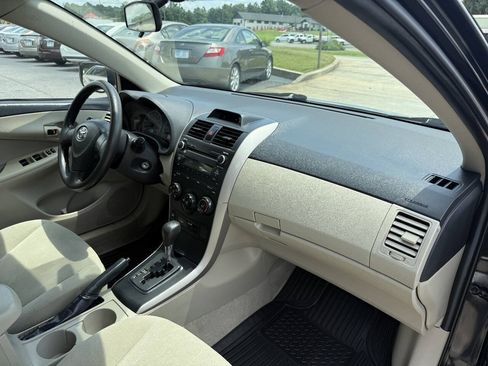 Used 2013 Toyota Corolla L FWD image 14
