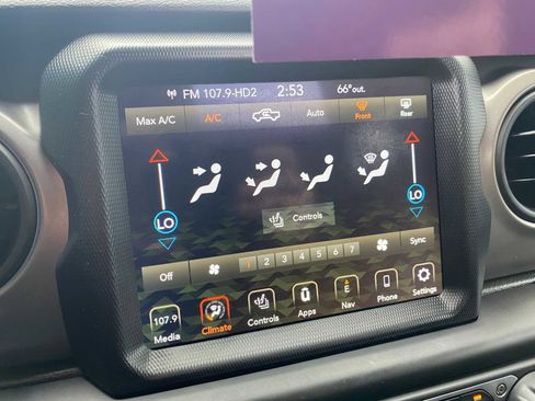 Used 2021 Jeep Gladiator Sport image 21