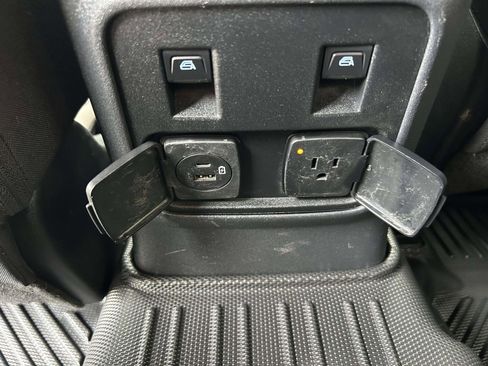 Used 2023 Ford Bronco Wildtrak AWD/4WD image 15