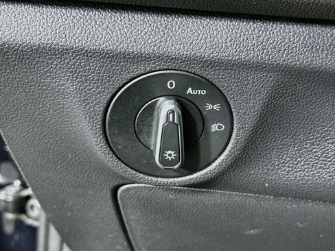 Used 2023 Volkswagen Jetta SE FWD image 17