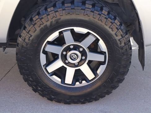 Used 2020 Toyota 4Runner TRD Off-Road AWD/4WD image 26