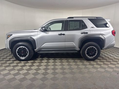Used 2025 Toyota 4Runner TRD Off-Road image 7