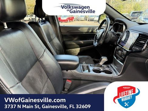 Used 2020 Jeep Grand Cherokee Laredo w/ Laredo X Package image 9