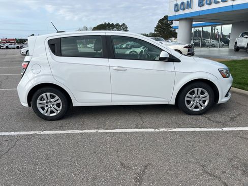 Used 2020 Chevrolet Sonic LT image 6