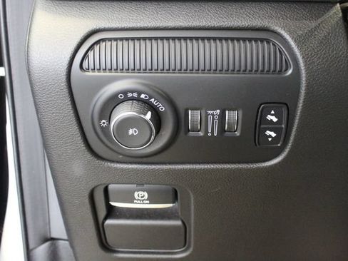Used 2024 Jeep Wagoneer 4WD image 11