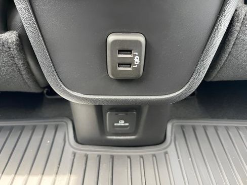 Used 2023 Chevrolet Equinox RS w/ RS Leather Package image 33