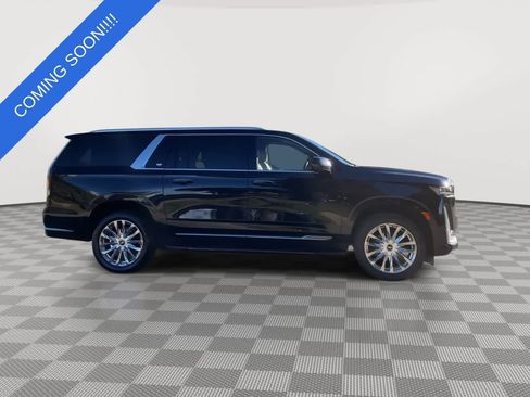 Used 2021 Cadillac Escalade ESV Premium Luxury AWD/4WD image 9