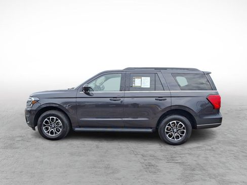 Used 2024 Ford Expedition XLT image 2