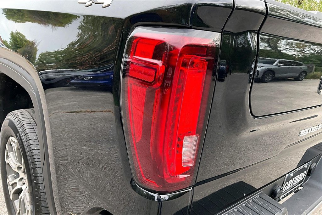 Used 2025 GMC Sierra 1500 SLT AWD/4WD image 40