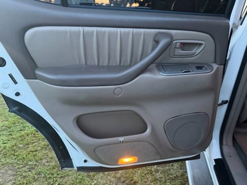 Used 2006 Toyota Sequoia Limited image 18