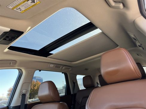 Certified 2024 Nissan Pathfinder Platinum image 24