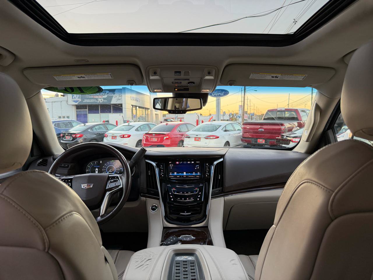 Used 2016 Cadillac Escalade ESV Luxury AWD/4WD image 31