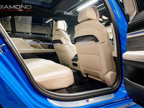 Used 2021 BMW 750i xDrive w/ Executive Package image 98