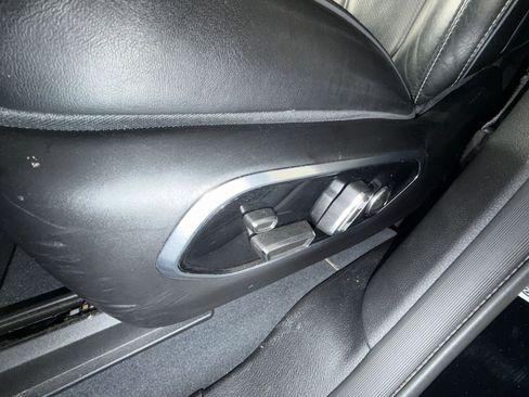 Used 2023 Jeep Grand Cherokee Overland w/ Luxury Tech Group IV image 14