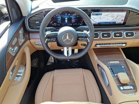 New 2026 Mercedes-Benz GLS 450 4MATIC image 7