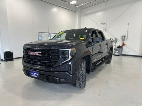 Used 2024 GMC Sierra 1500 Elevation w/ Preferred Package image 15