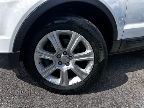 Used 2018 Land Rover Range Rover Evoque SE Premium AWD/4WD image 42