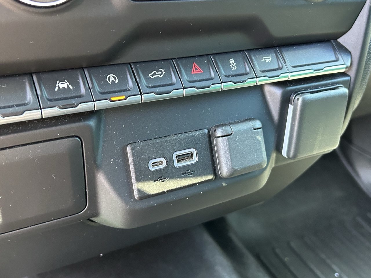 Used 2022 Chevrolet Silverado 1500 Custom RWD image 12