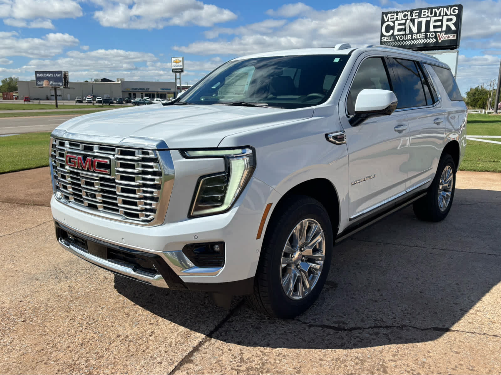 New 2027 GMC Yukon Denali w/ Sun & Power Step Package AWD/4WD image 3