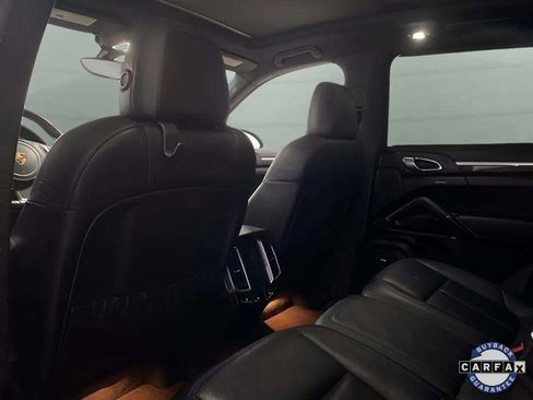 Used 2014 Porsche Cayenne S image 57