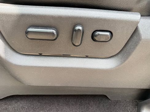 Used 2015 Ford F250 Lariat w/ Lariat Interior Package image 20