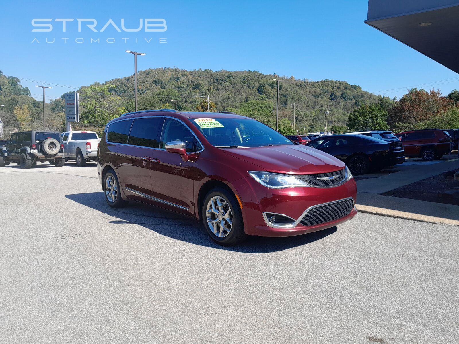 Used 2019 Chrysler Pacifica Limited FWD image 2