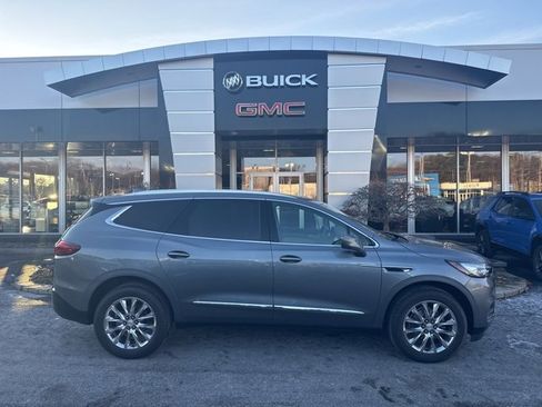Used 2020 Buick Enclave Premium w/ Sun and Sites Package image 30