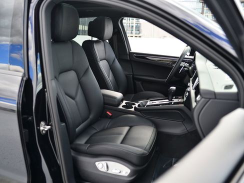 Certified 2026 Porsche Macan AWD/4WD image 21