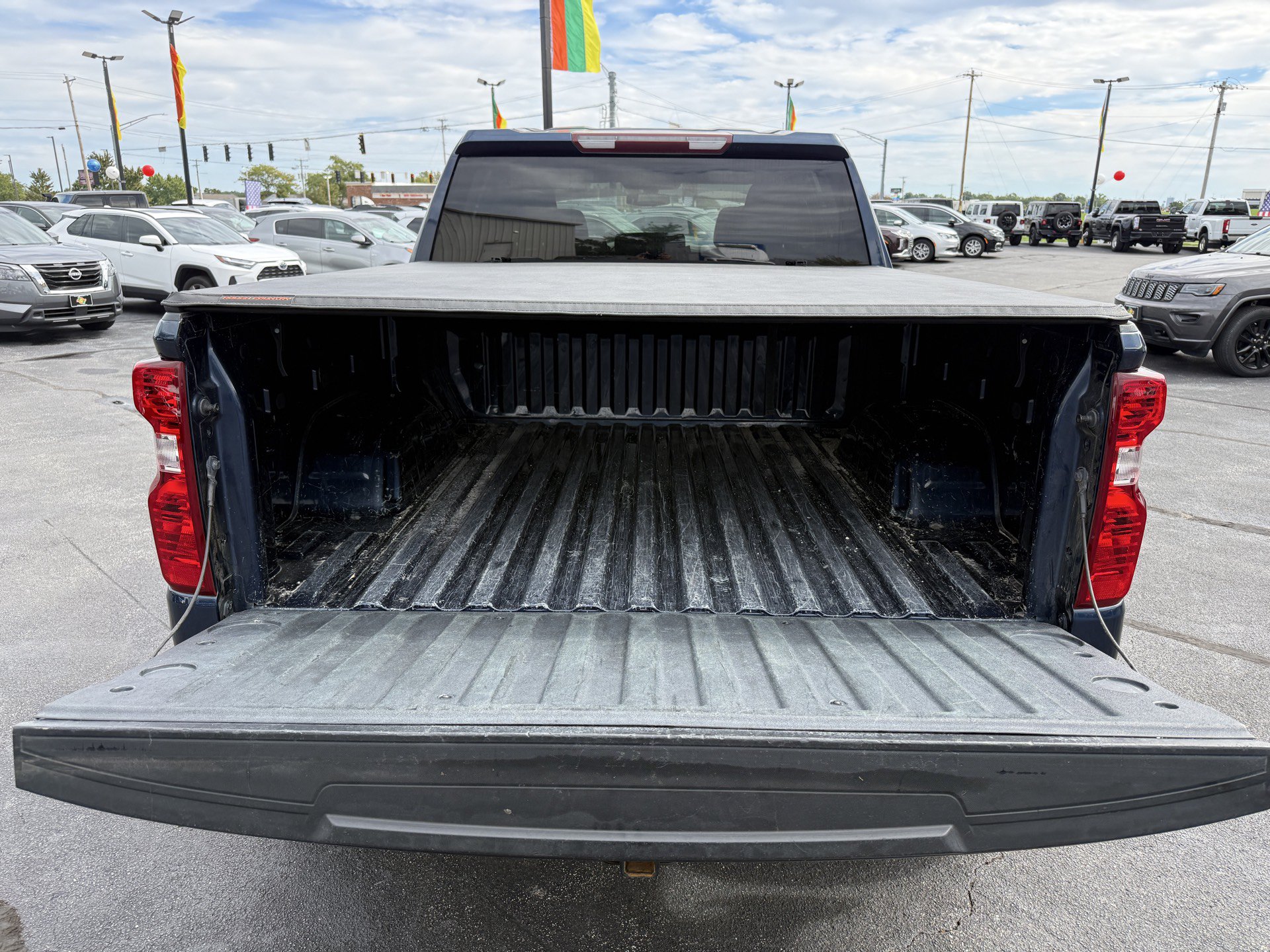 Used 2021 Chevrolet Silverado 1500 LT w/ Z71 Off-Road Package AWD/4WD image 34