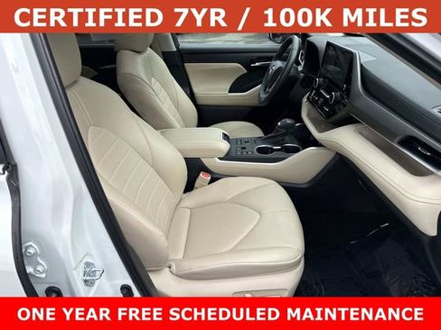 Used 2023 Toyota Highlander XLE AWD/4WD image 9