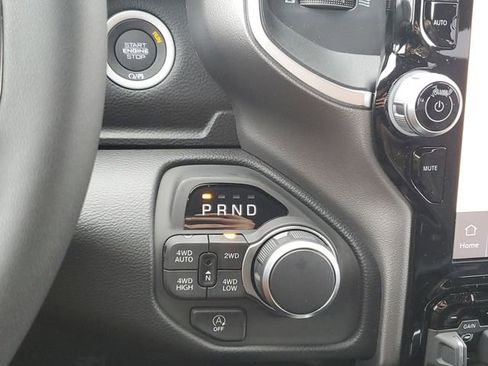 New 2026 RAM 1500 4x4 Crew Cab image 9