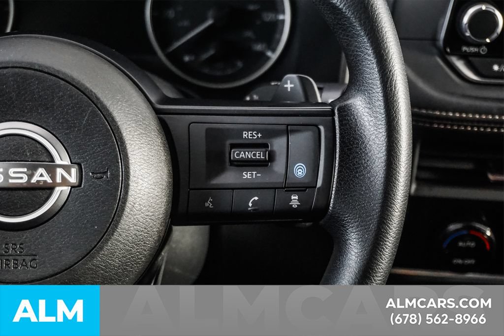 Used 2024 Nissan Rogue SV FWD image 25