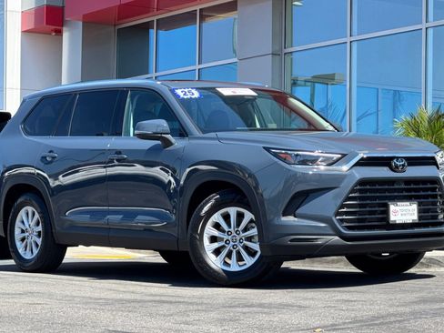Certified 2025 Toyota Grand Highlander FWD image 2