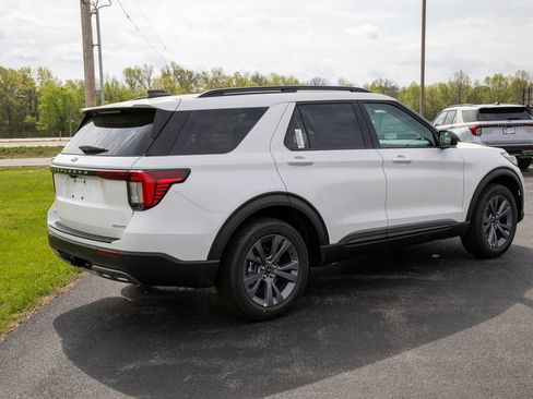 New 2026 Ford Explorer Active w/ Active Comfort Package AWD/4WD image 12