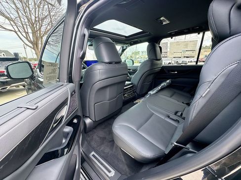 New 2026 Lexus LX 600 4WD w/ Premium Package image 31