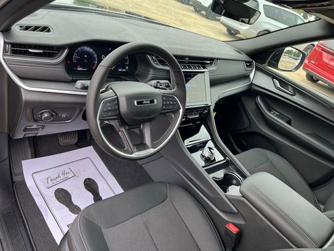 New 2026 Jeep Grand Cherokee Laredo X AWD/4WD image 25