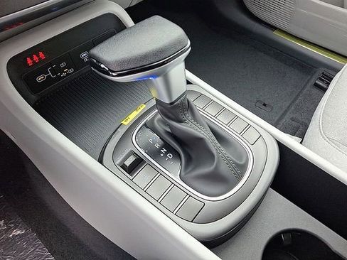 New 2026 Hyundai Kona SE image 7