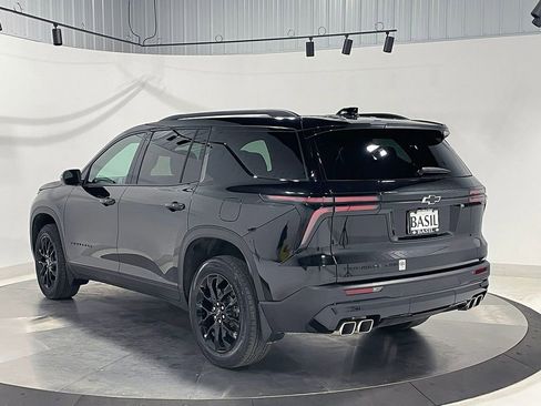 Used 2025 Chevrolet Traverse LT w/ Midnight/Sport Edition AWD/4WD image 14