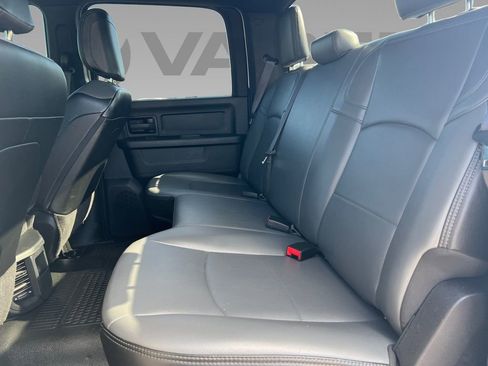 Used 2022 RAM 2500 Tradesman w/ Chrome Appearance Group image 12