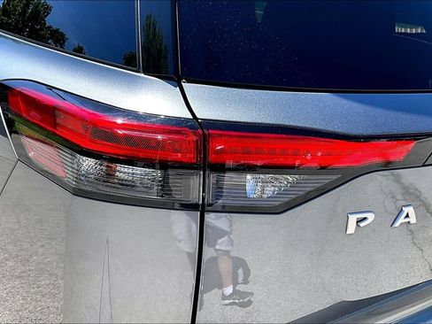 Used 2022 Nissan Pathfinder Platinum w/ Cargo Package FWD image 32