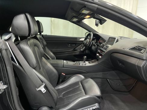 Used 2015 BMW M6 Convertible RWD image 31